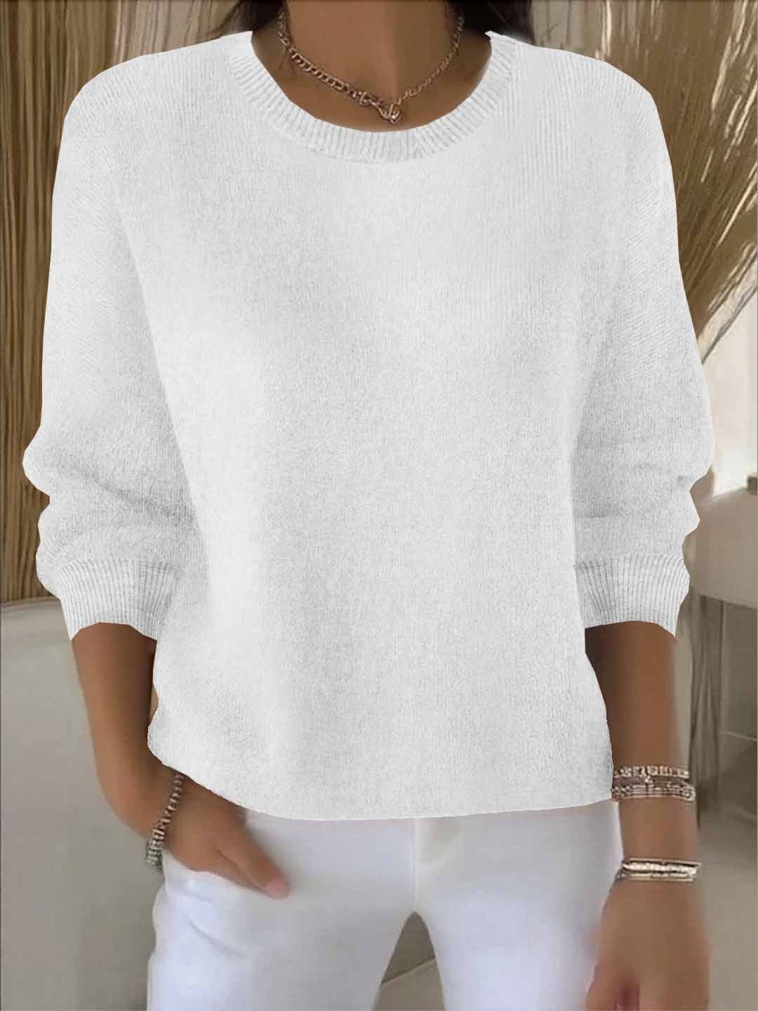 Elegant Women's Cashmere Sweater - Versatile and Stylish Layer for Any Occasion 3