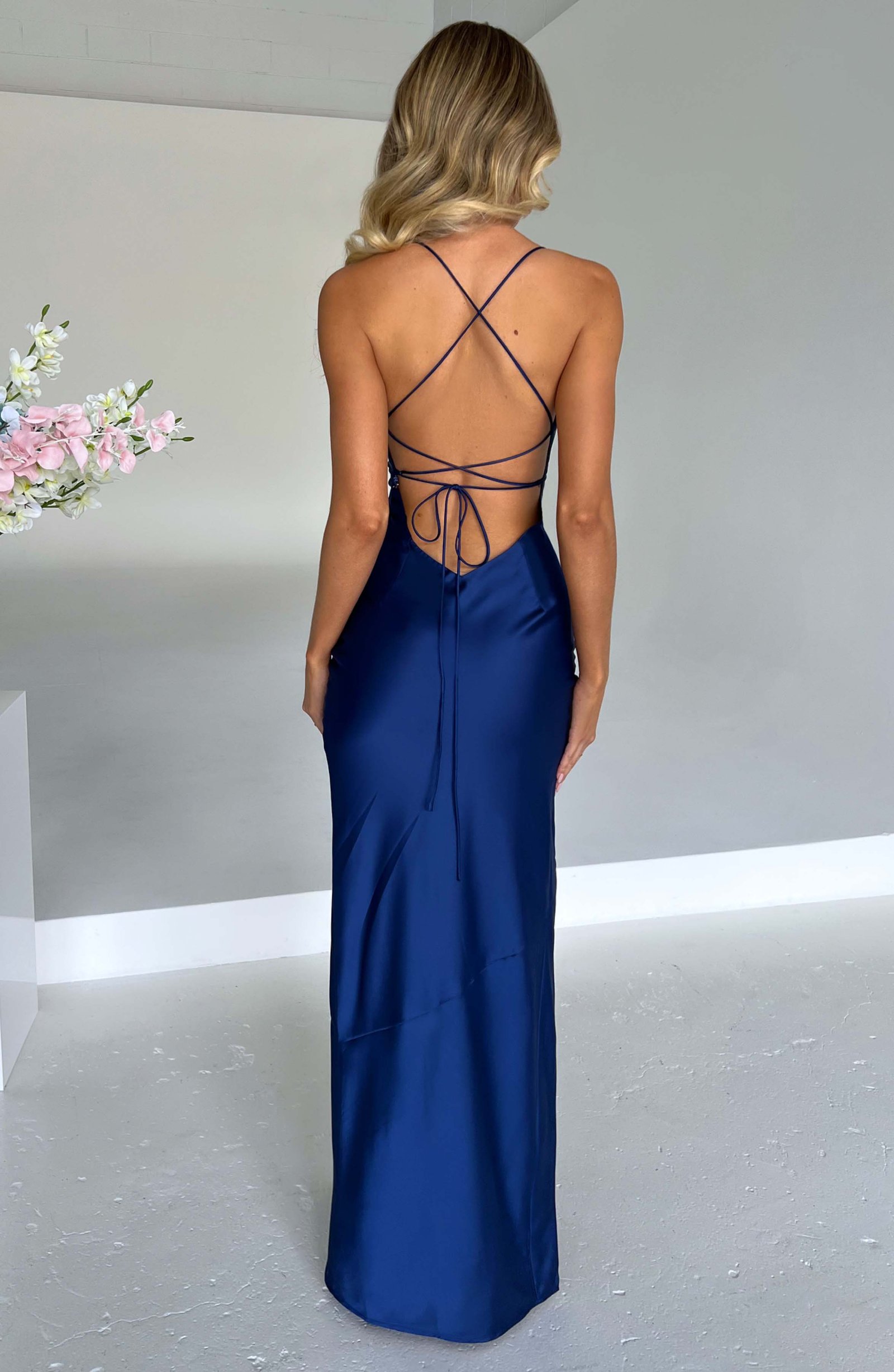 Women's Dress Luxe Stretch Satin Low Back Split - Image 5