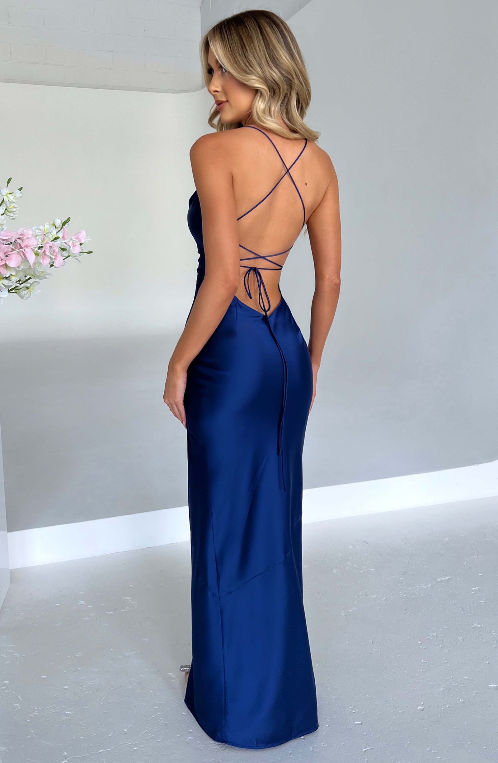 Women's Dress Luxe Stretch Satin Low Back Split - Image 3