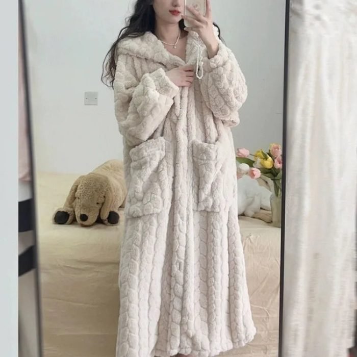 amy-nightfall-bathrobe-cosy-and-warm-m-state_of_style-2